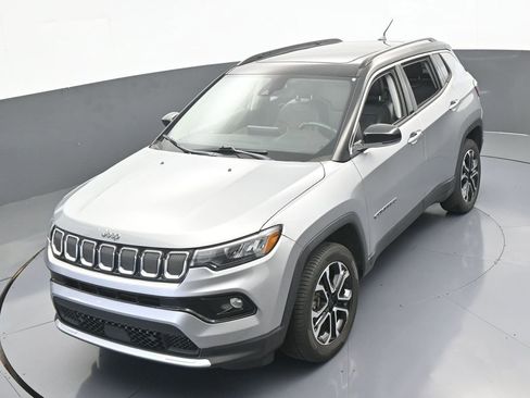 Used 2022 Jeep Compass Limited w/ Sun and Sound Group image 44