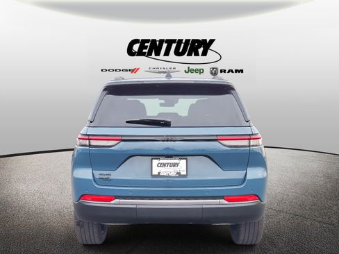 New 2026 Jeep Grand Cherokee Limited w/ Limited Altitude Package AWD/4WD image 5