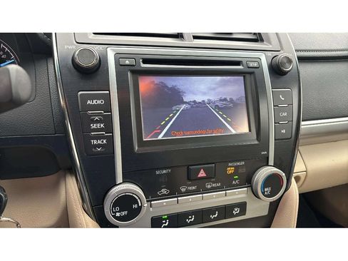Used 2013 Toyota Camry LE FWD image 17