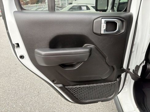 Used 2025 Jeep Wrangler Unlimited Rubicon AWD/4WD image 20
