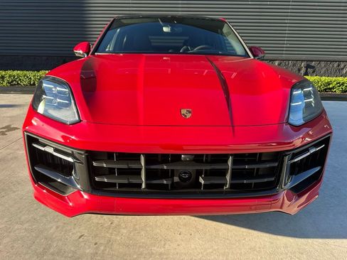 Used 2026 Porsche Cayenne GTS image 8