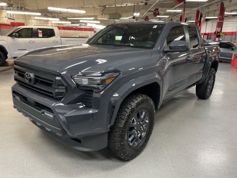 Used 2024 Toyota Tacoma SR5 RWD image 5