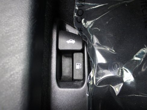 Used 2014 Toyota Camry SE image 15