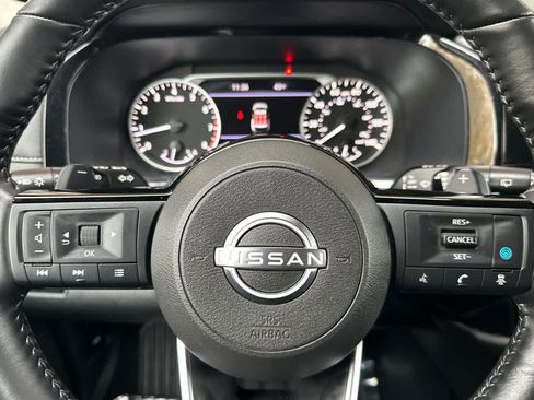 Used 2025 Nissan Pathfinder SL w/ Cargo Package image 26