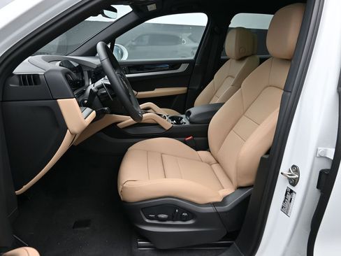 New 2026 Porsche Cayenne image 5