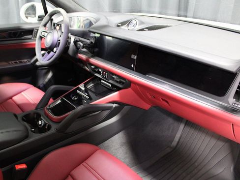 Certified 2025 Porsche Cayenne GTS image 29