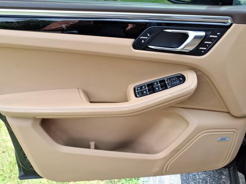 Used 2017 Porsche Macan S AWD/4WD image 14