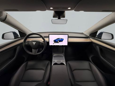 Used 2023 Tesla Model Y Long Range image 15