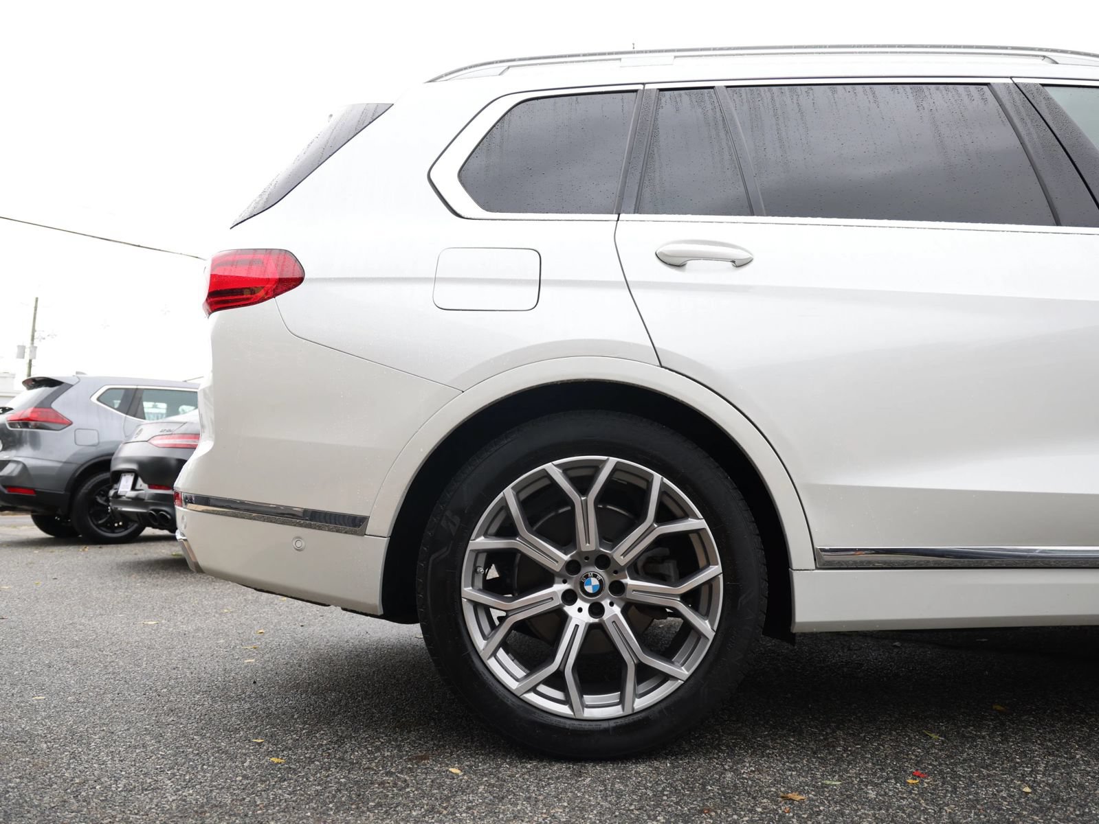 Used 2020 BMW X7 xDrive40i w/ Parking Assistance Package AWD/4WD image 6