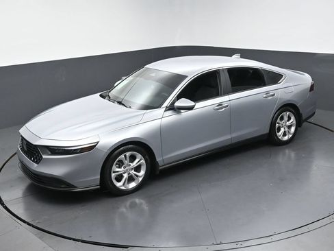 Used 2025 Honda Accord LX image 35