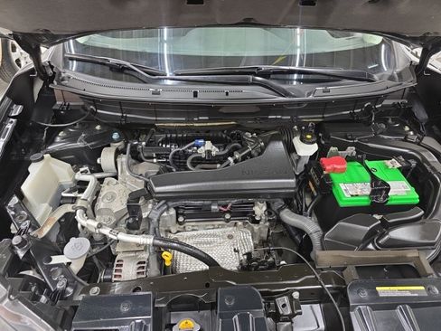 Used 2020 Nissan Rogue S image 32