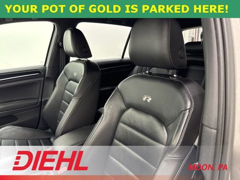 Used 2017 Volkswagen Golf R 4-Door image 18