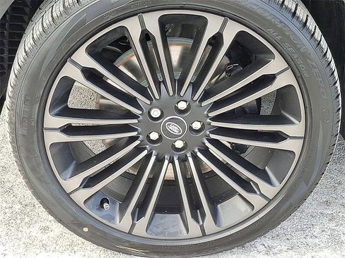 New 2026 Land Rover Range Rover Velar Dynamic SE image 4