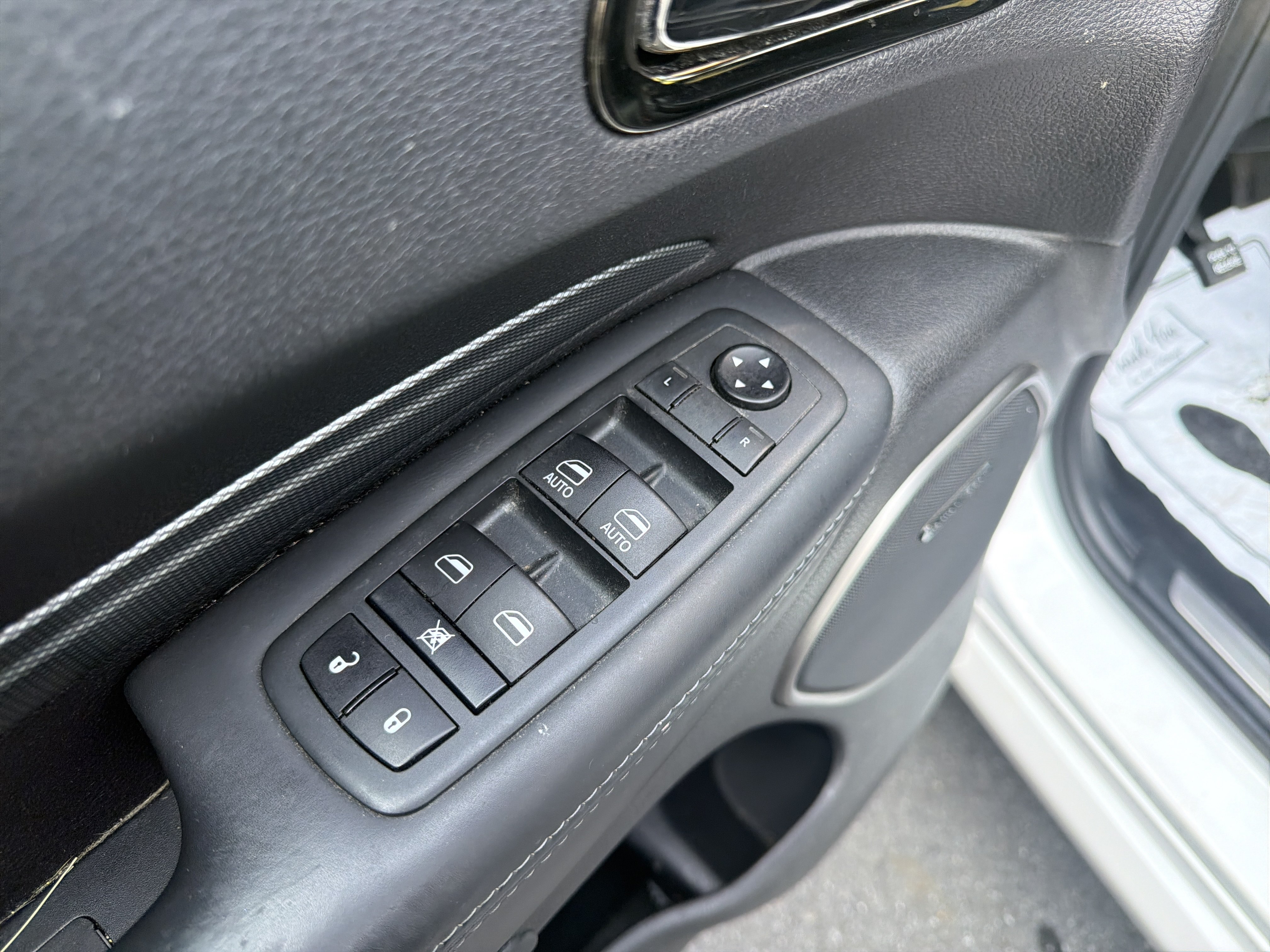 Used 2020 Dodge Durango R/T w/ Technology Group AWD/4WD image 17