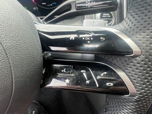 Used 2025 Mercedes-Benz GLC 300 4MATIC image 20