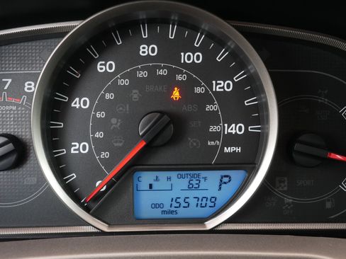 Used 2015 Toyota RAV4 LE image 23