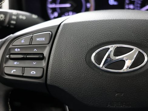 Used 2022 Hyundai Venue Limited w/ Cargo Package image 25