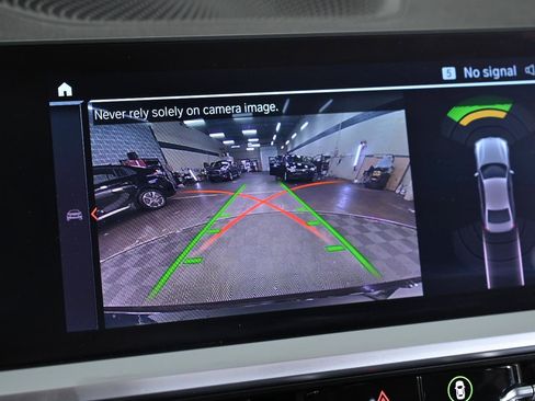 Used 2019 BMW 330i xDrive Sedan w/ Convenience Package image 14