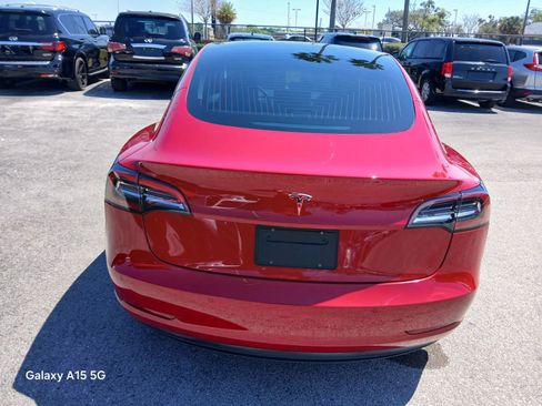 Used 2019 Tesla Model 3 Standard Range Plus image 4