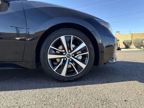 Used 2023 Nissan Maxima SV w/ Floor Mat Group image 10