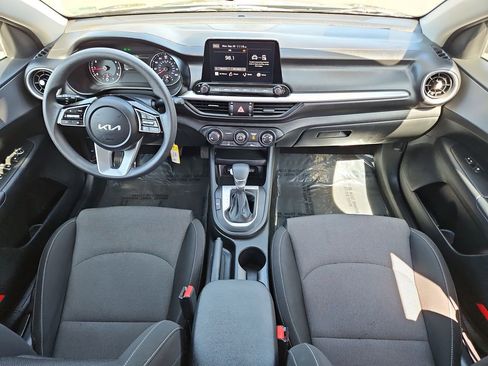 Used 2022 Kia Forte LXS image 28