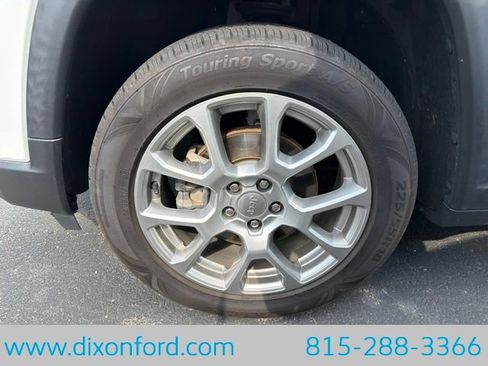 Used 2022 Jeep Compass Latitude AWD/4WD image 11