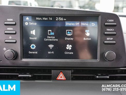 Used 2025 Hyundai Elantra Sport image 33