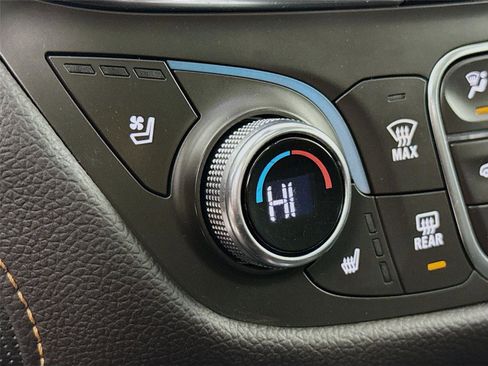 Used 2021 Chevrolet Equinox Premier image 21