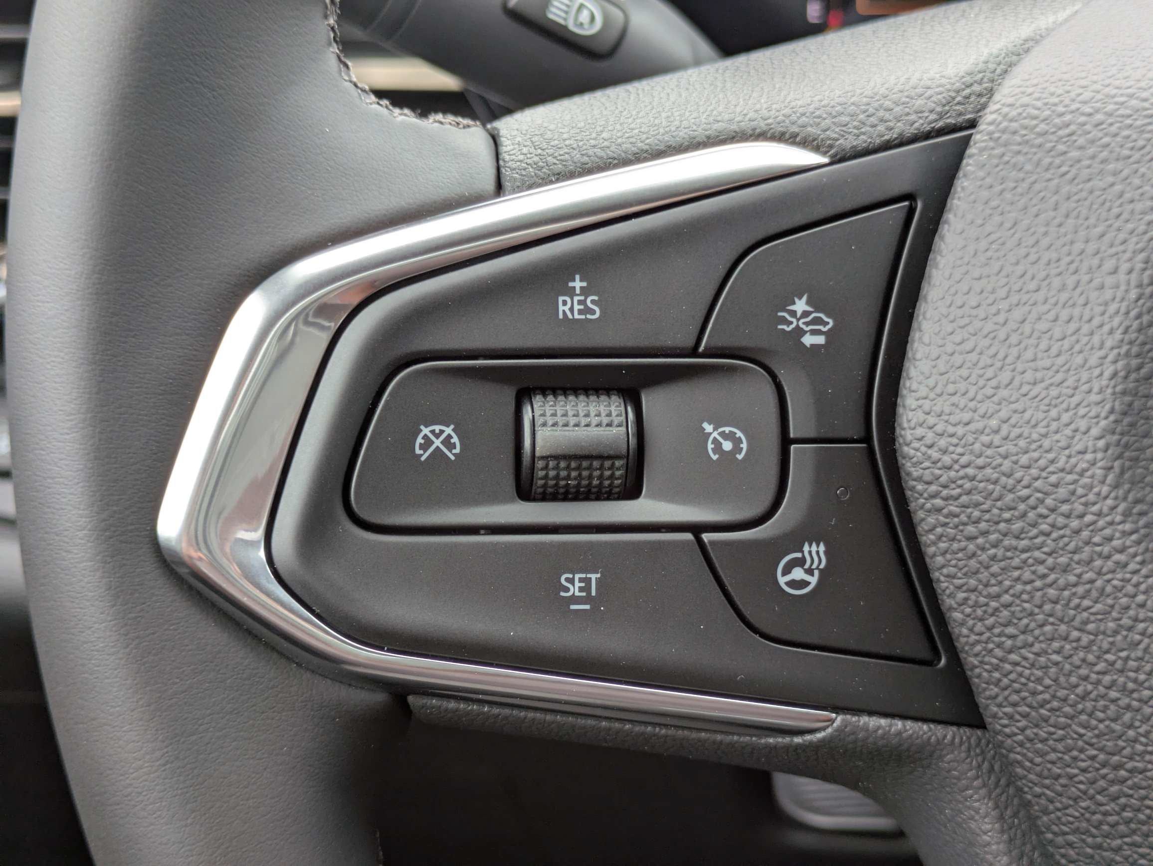 New 2026 Chevrolet Trax ACTIV w/ Sunroof Package FWD image 16