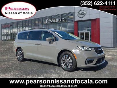 Used 2022 Chrysler Pacifica Touring-L