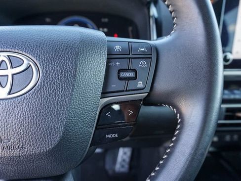 Used 2025 Toyota Camry SE FWD image 22