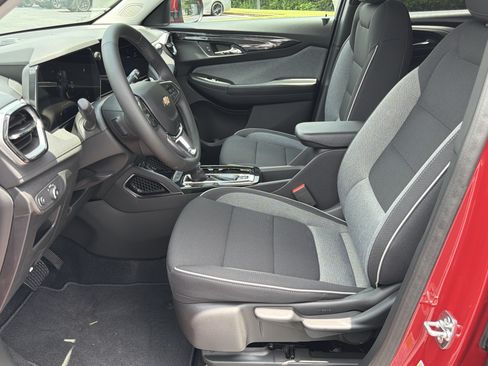 New 2026 Chevrolet TrailBlazer LT w/ LT Cold Weather Package FWD image 9