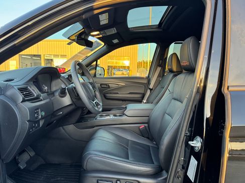 Certified 2025 Honda Passport TrailSport image 10