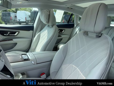 Certified 2023 Mercedes-Benz EQS 580 4MATIC Sedan image 18
