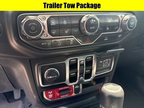 Used 2023 Jeep Gladiator Mojave w/ LED Lighting Group AWD/4WD image 9