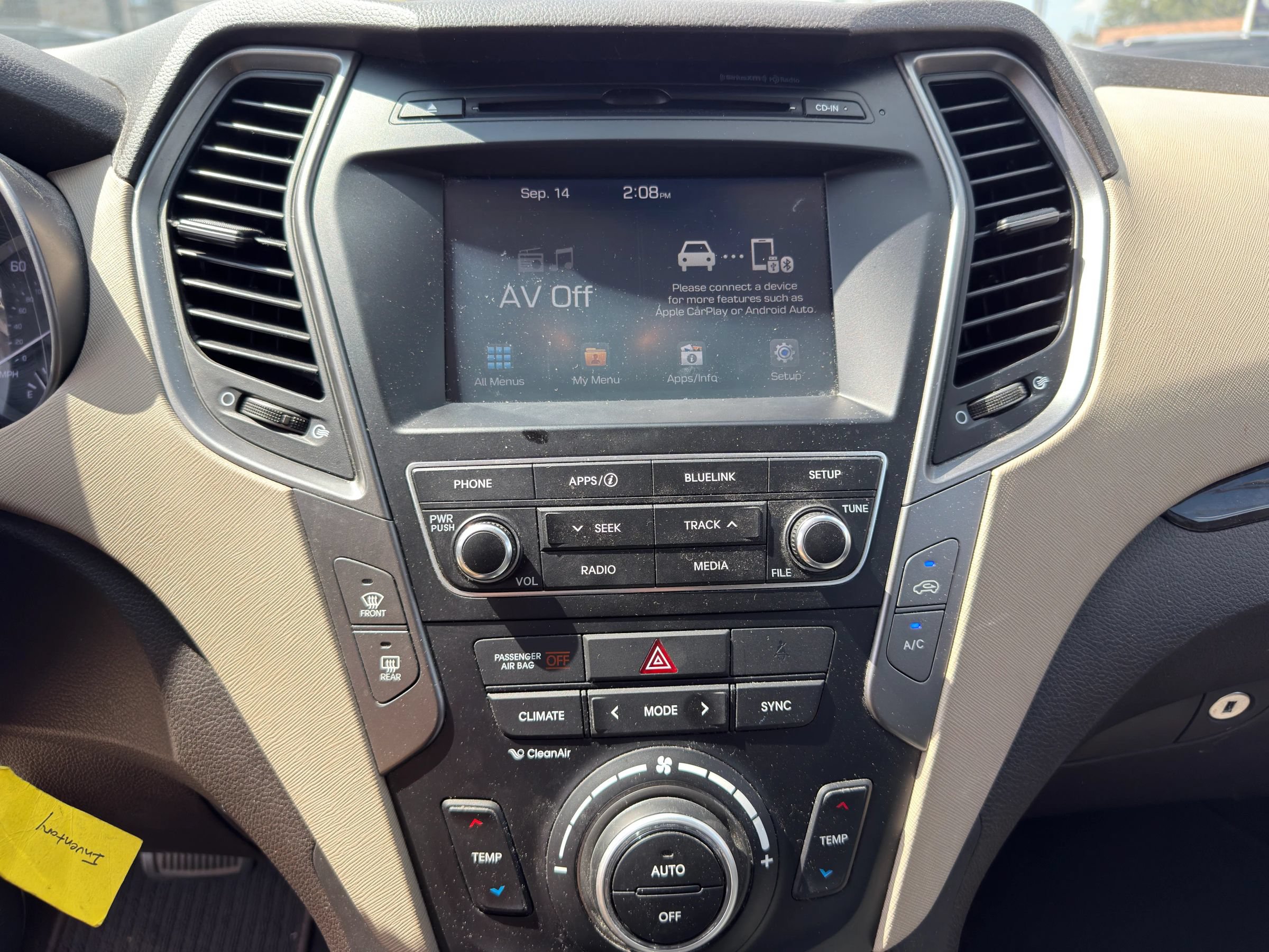 Used 2017 Hyundai Santa Fe Sport FWD image 16