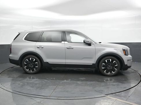Used 2023 Kia Telluride SX AWD/4WD image 3
