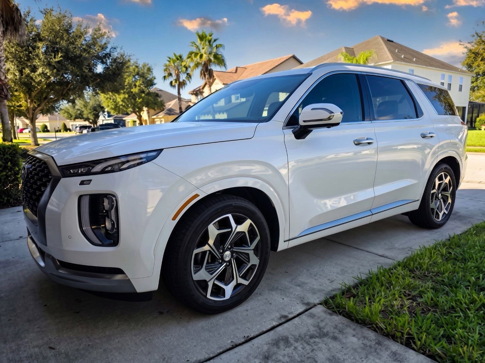 Used 2022 Hyundai Palisade Calligraphy AWD/4WD image 3