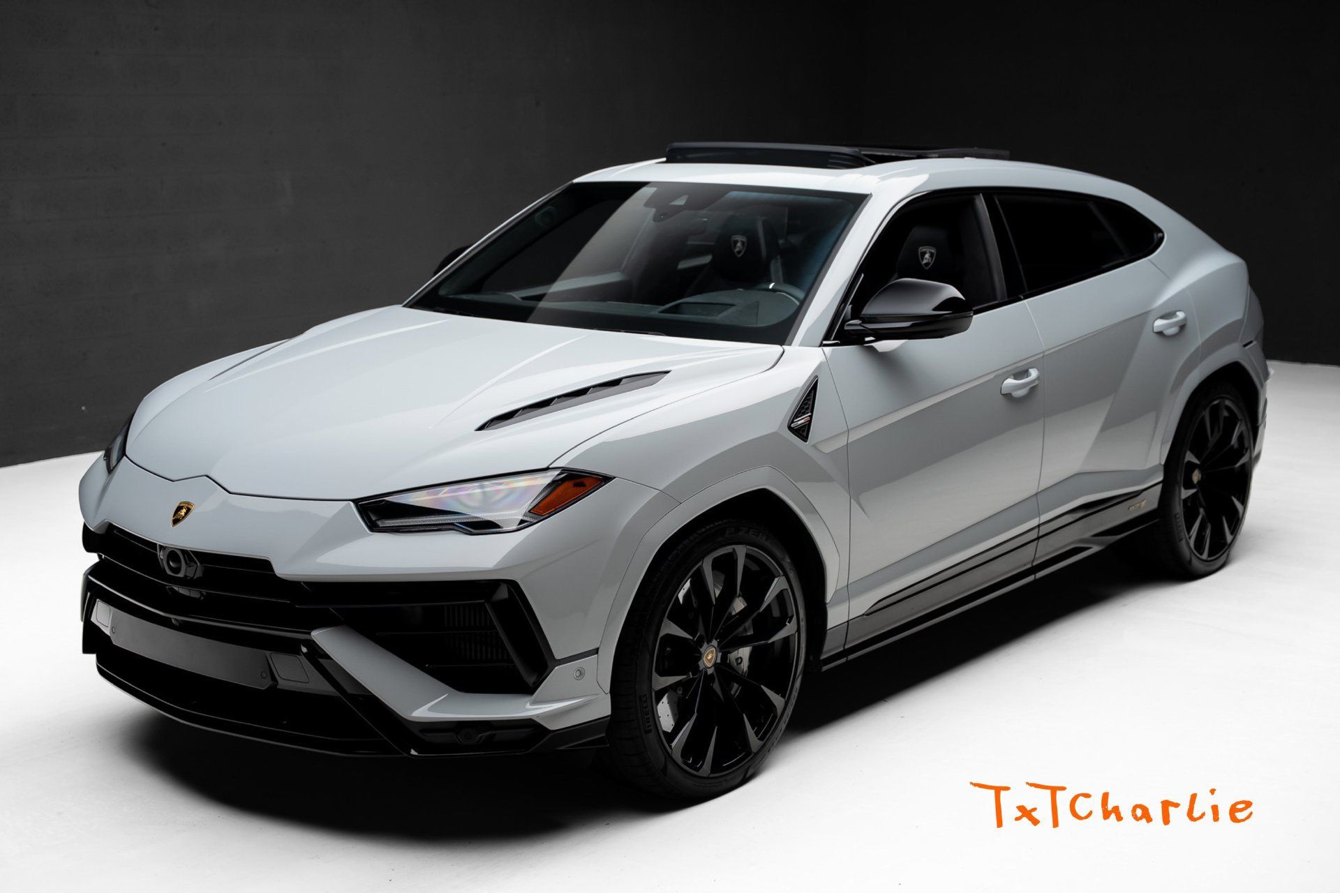 Used 2024 Lamborghini Urus S AWD/4WD image 1