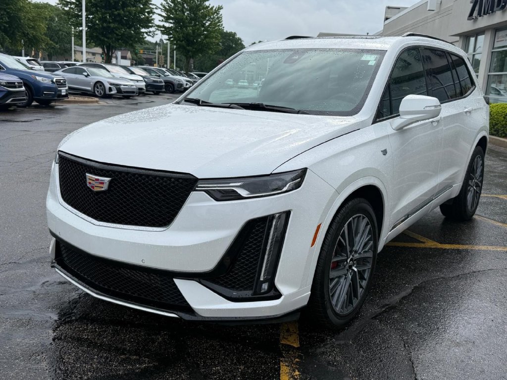 Used 2024 Cadillac XT6 Sport w/ LPO, Floor Liner Package AWD/4WD image 8