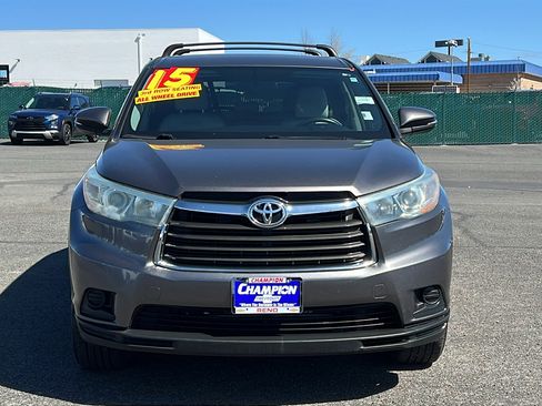 Used 2015 Toyota Highlander LE AWD/4WD image 2