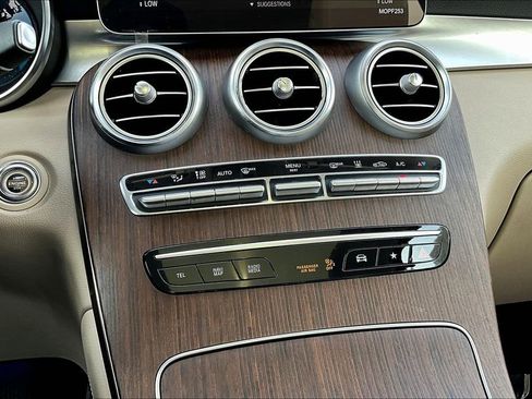 Used 2020 Mercedes-Benz GLC 350e 4MATIC image 14