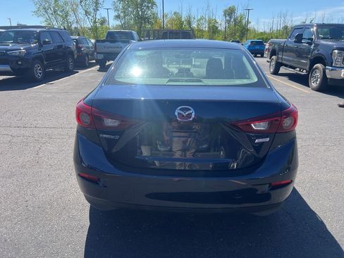 Used 2017 MAZDA MAZDA3 Touring FWD image 4