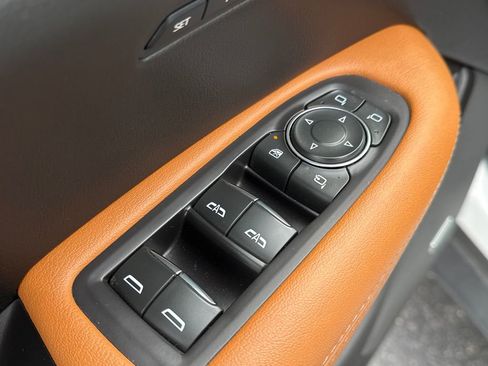 Certified 2020 Cadillac XT5 Premium Luxury AWD/4WD image 28
