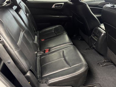 Used 2014 Nissan Pathfinder Platinum w/ Platinum Premium Package FWD image 14