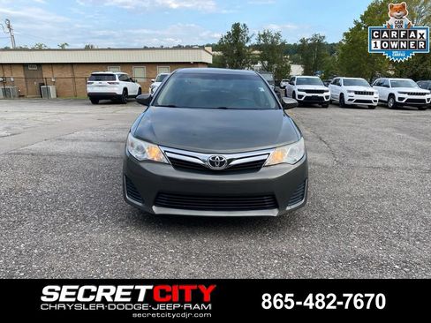 Used 2014 Toyota Camry LE FWD image 2