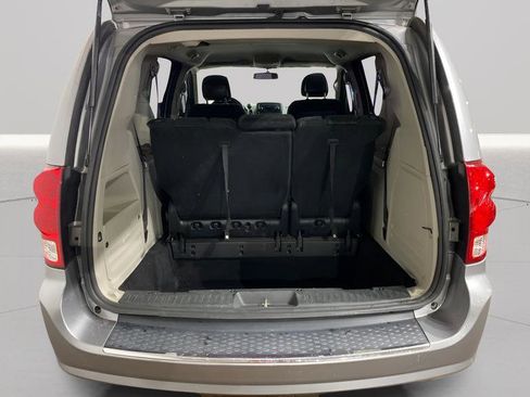 Used 2016 Dodge Grand Caravan American Value Package w/ UConnect Hands-Free Group image 5