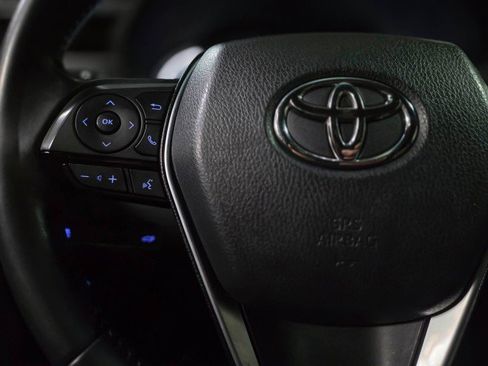 Used 2022 Toyota Venza XLE image 18