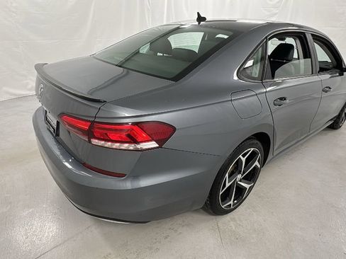 Used 2020 Volkswagen Passat 2.0T R-Line image 3