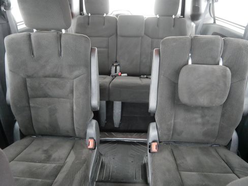 Certified 2016 Dodge Grand Caravan SE image 13